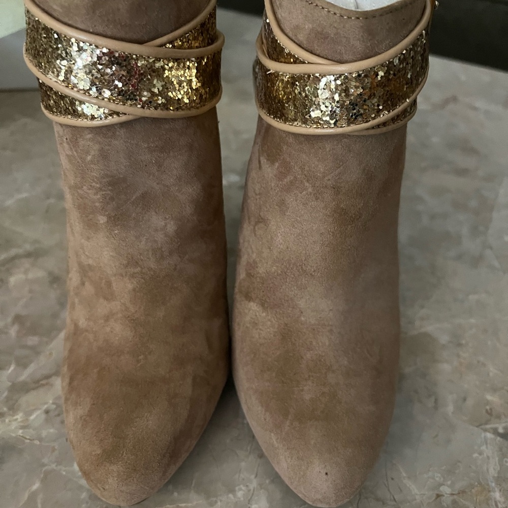 Brand new in box Guess tan and gold booties.